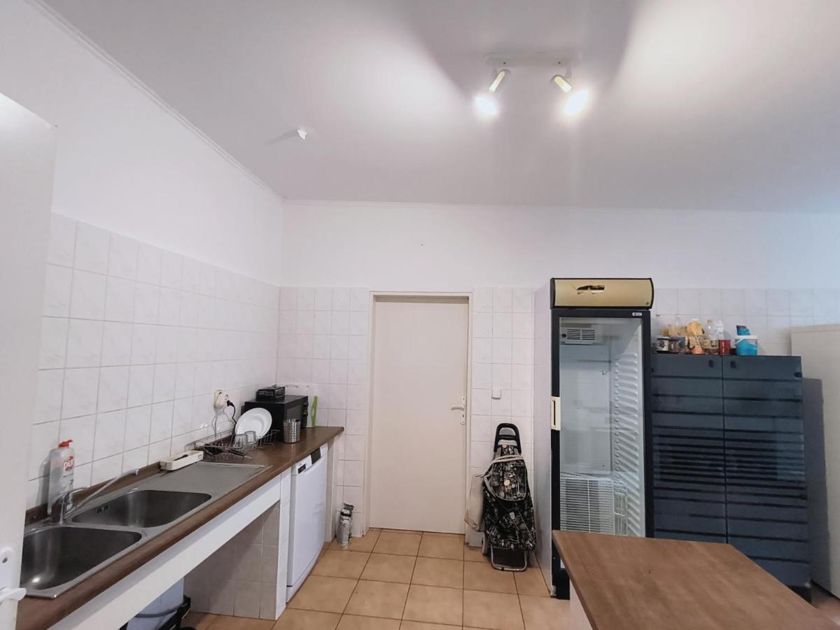 Cozy Room With Garden In Bratislava Ngoại thất bức ảnh